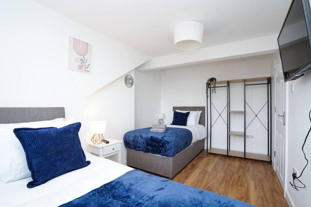 3 Bedroom Home With Free Parking Leeds  Eksteriør bilde